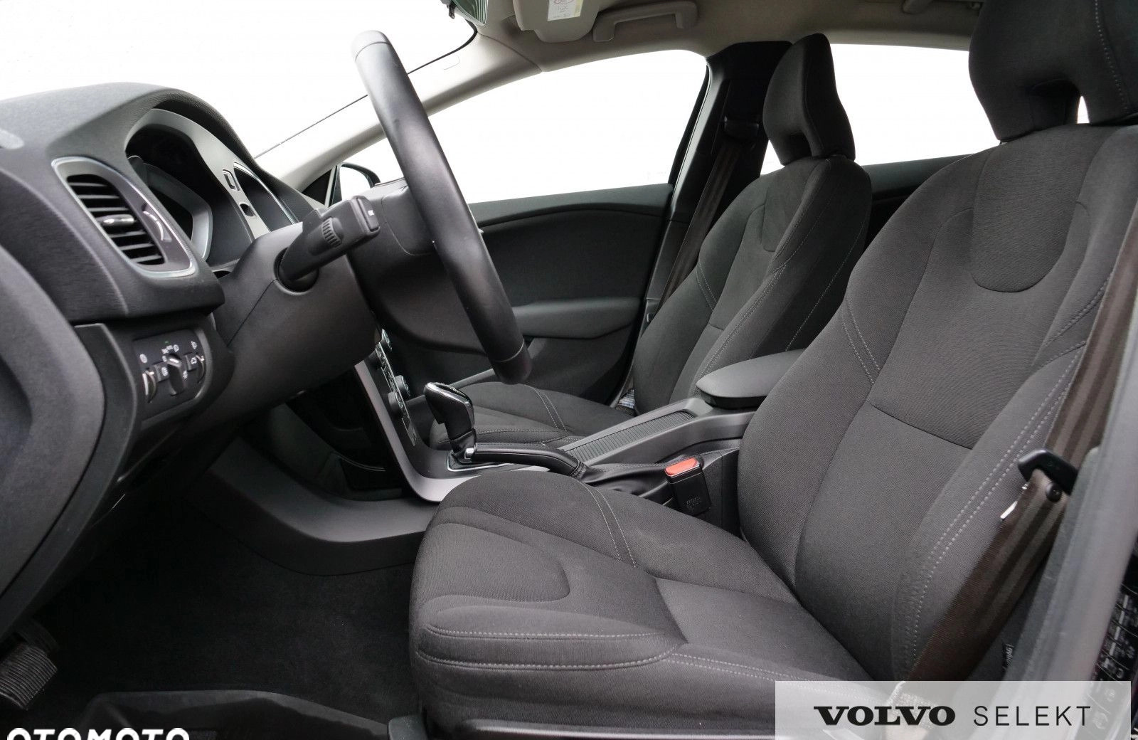 Volvo V40 cena 79900 przebieg: 63687, rok produkcji 2019 z Dukla małe 631